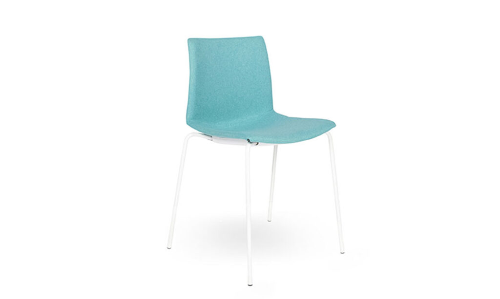 3/4 Front of KANVAS 4 LEG Visitors & Training Chair