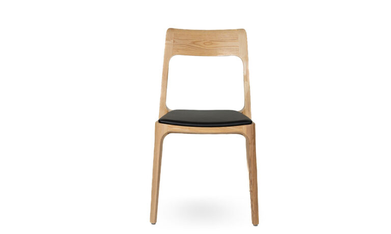 Front of Ash Juna Visitor and Training Chair