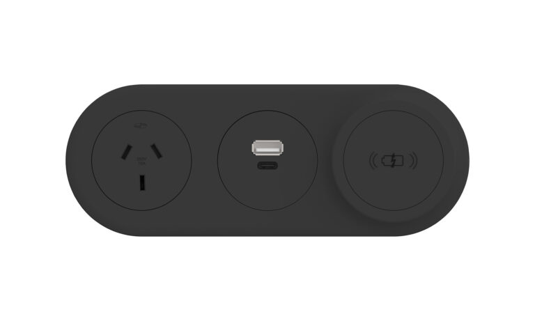 Echo Trio Black - 1 GPO, 1 USB A_C, mag top 1